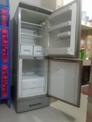 এই ফ্রিজ টি বিক্রি করব।