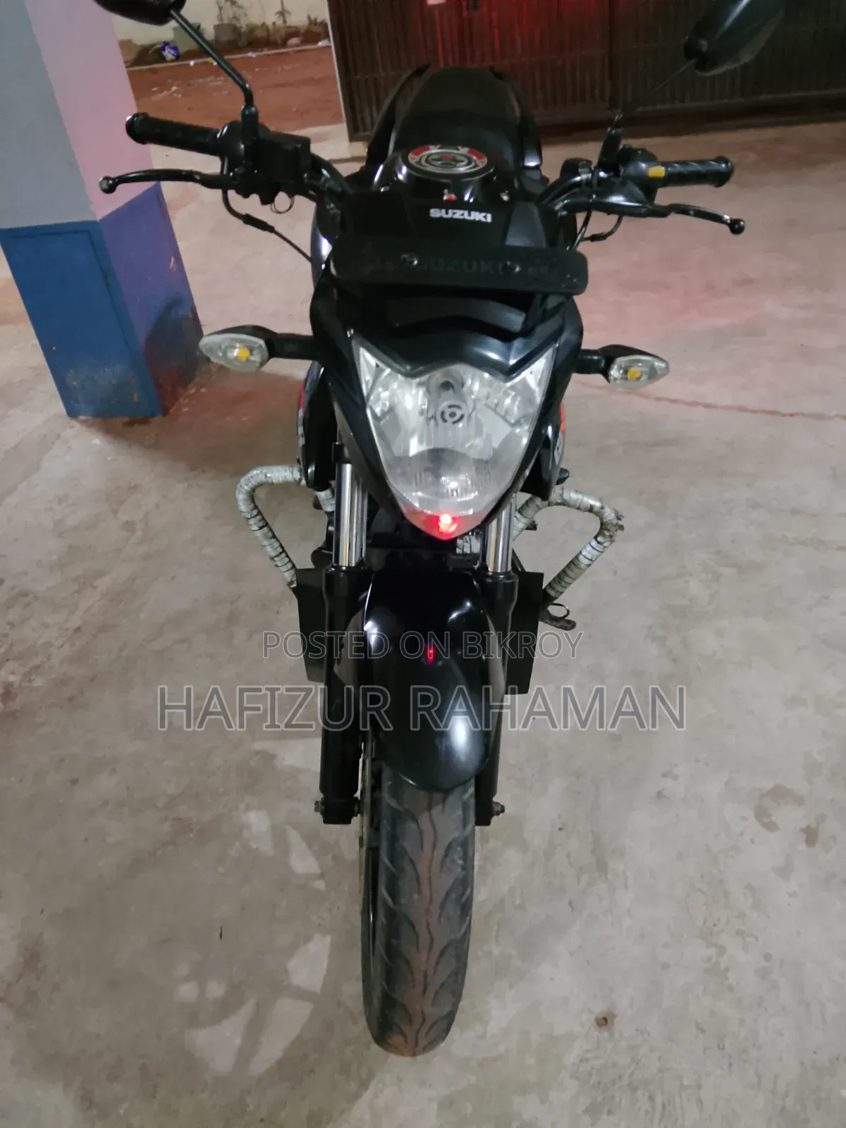 সুজুকি জিক্সার ২০১৮ কালো