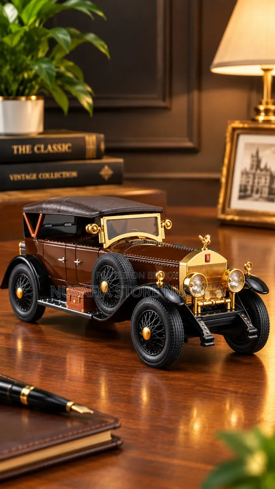Rolls-Royce 1:32 Scale Model Car Showpiece | 3 Elegant Colors