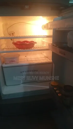 Walton's 11 cubic feet fridge! Emergency for sale..