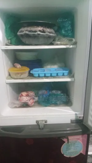 Walton's 11 cubic feet fridge! Emergency for sale..