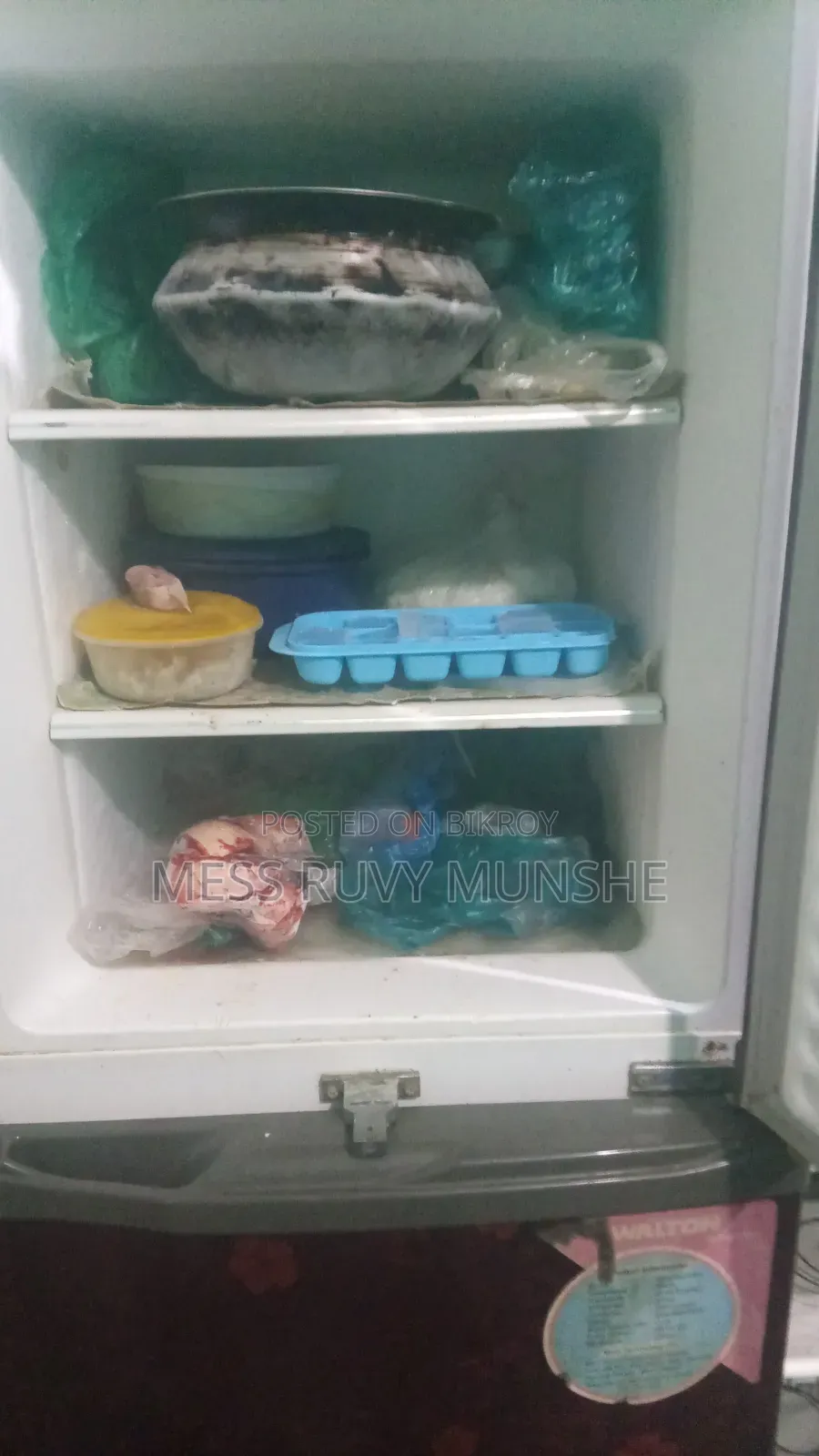 Walton's 11 cubic feet fridge! Emergency for sale..