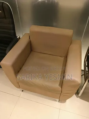 অসাধারণ সোফা সেট