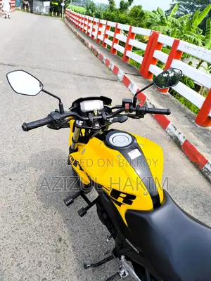 Suzuki Gixxer 2023 Yellow