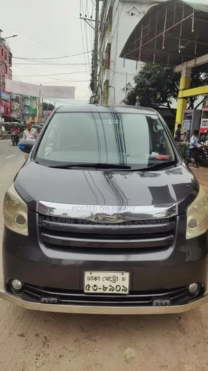 টয়োটা নোয়া ২.০ ১৪৩এইচপি এডব্লিউডি (৮ সিটার) ২০০৯ ব্ল্যাক