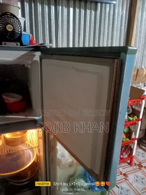 বাড়ির আসবাবপত্র