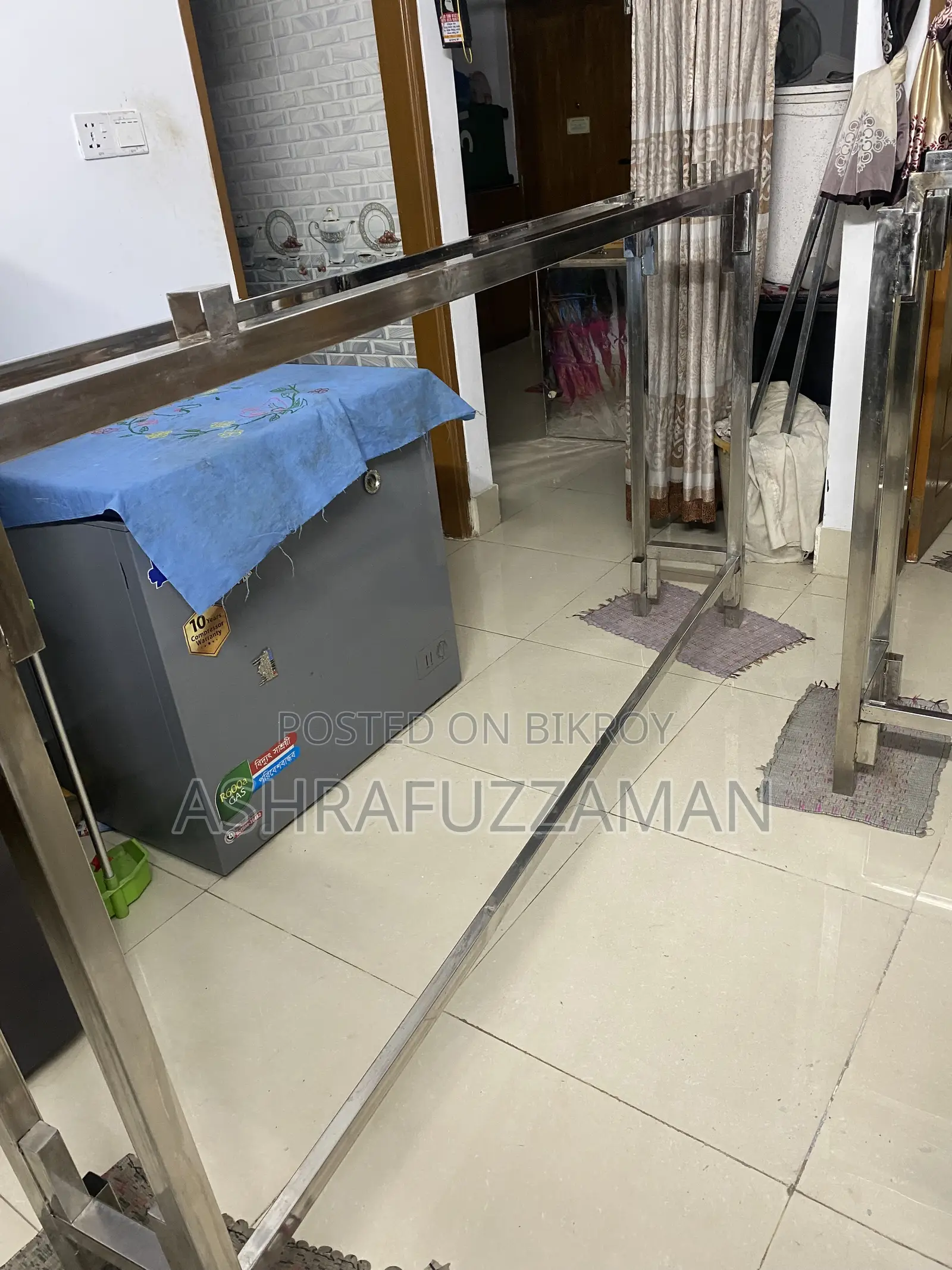 কাপড় এর দোকান এর জন্য ডিসপ্লে স্ট্যান্ড বিক্রি হবে