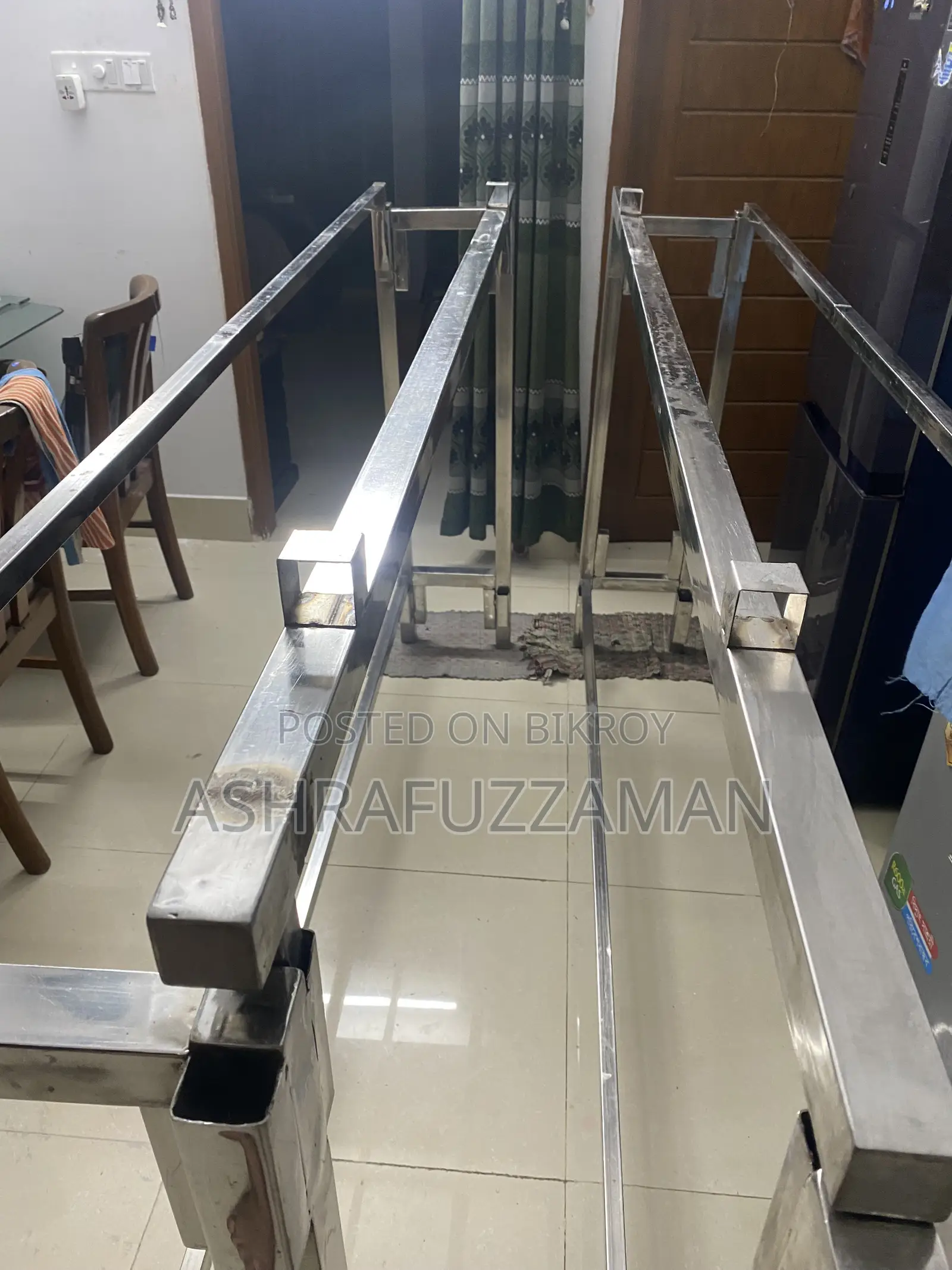 কাপড় এর দোকান এর জন্য ডিসপ্লে স্ট্যান্ড বিক্রি হবে