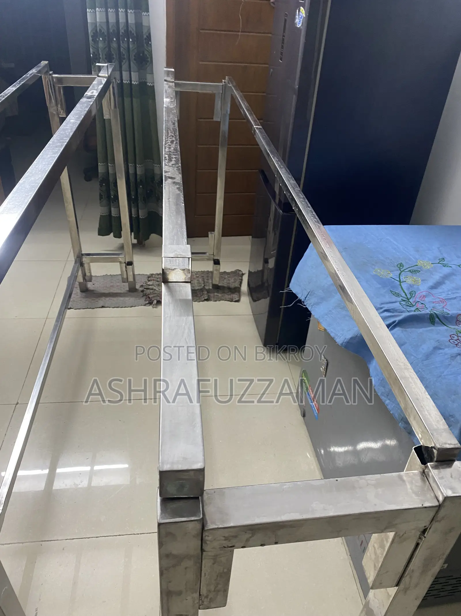 কাপড় এর দোকান এর জন্য ডিসপ্লে স্ট্যান্ড বিক্রি হবে