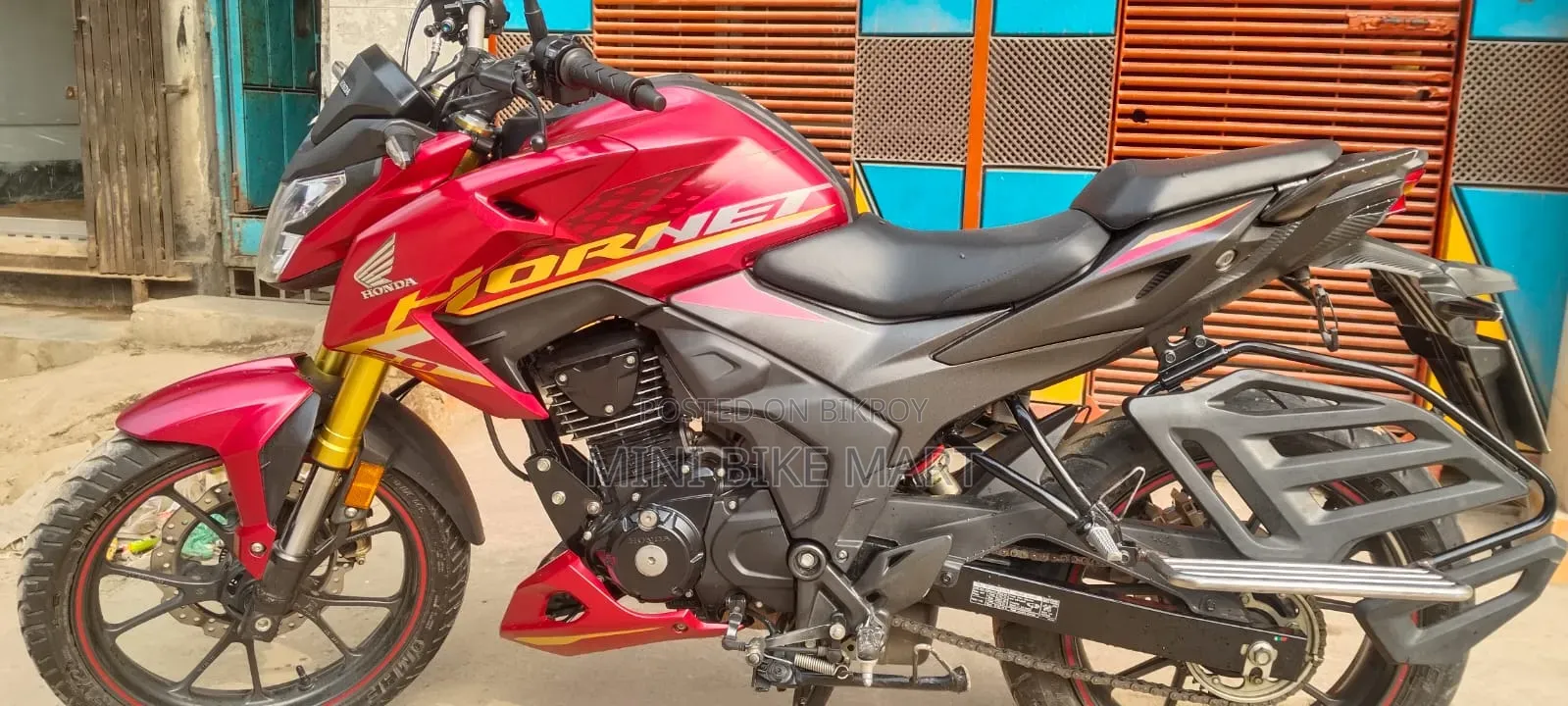 হোন্ডা হর্নেট ২.০ ২০২৪ লাল
