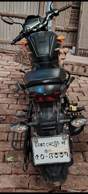 Honda Hornet 2021 Orange
