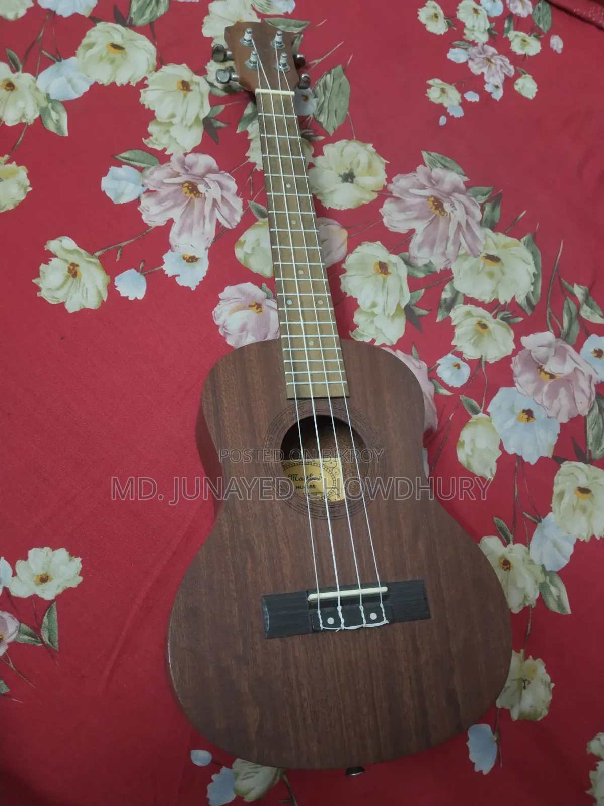 ইউকুলেলে বিক্রয় হবে