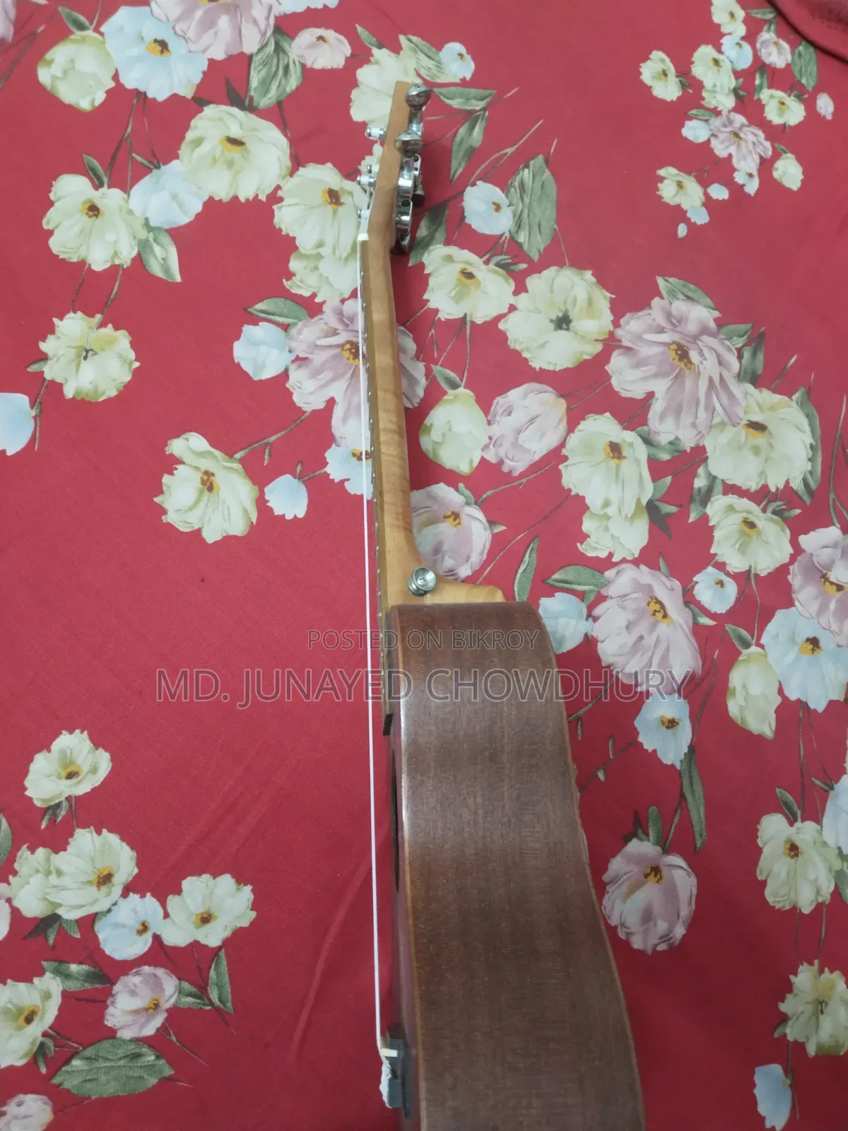 ইউকুলেলে বিক্রয় হবে