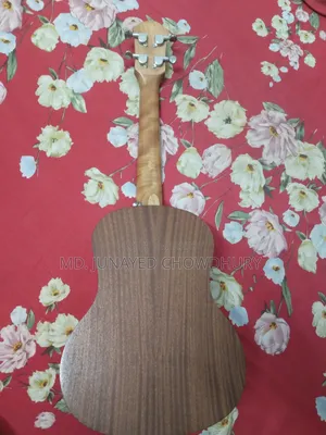 ইউকুলেলে বিক্রয় হবে