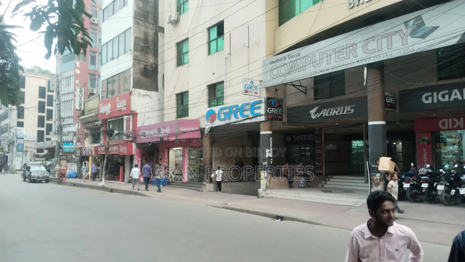 185sft Shop for Sale at Elephant Road Bata Signal