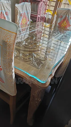সম্পুর্ন সেগুন কাঠের বানানো ছয়-চিয়ার বিশিষ্ট কিং সাইজ ডাইনিং টেবিল