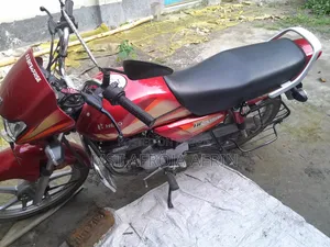 Hero HF Deluxe 2025 Red