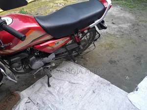 Hero HF Deluxe 2025 Red