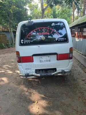 Bus 2003 White