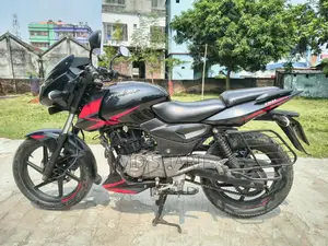 বাজাজ পালসার ১৫০ ২০২১ ব্ল্যাক