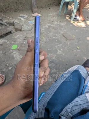 Vivo Y21 64 GB Blue