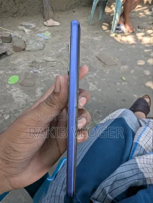 Vivo Y21 64 GB Blue