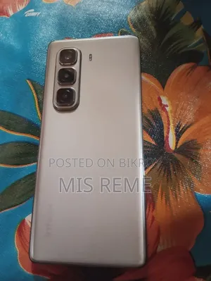 Infinix Hot 50 Pro+ 4G 256 GB Silver