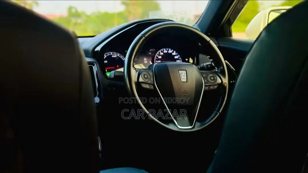 Toyota Crown 2020 White