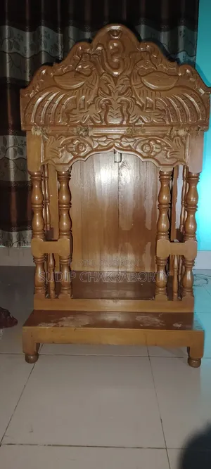 ঠাকুরের সিংহাসন