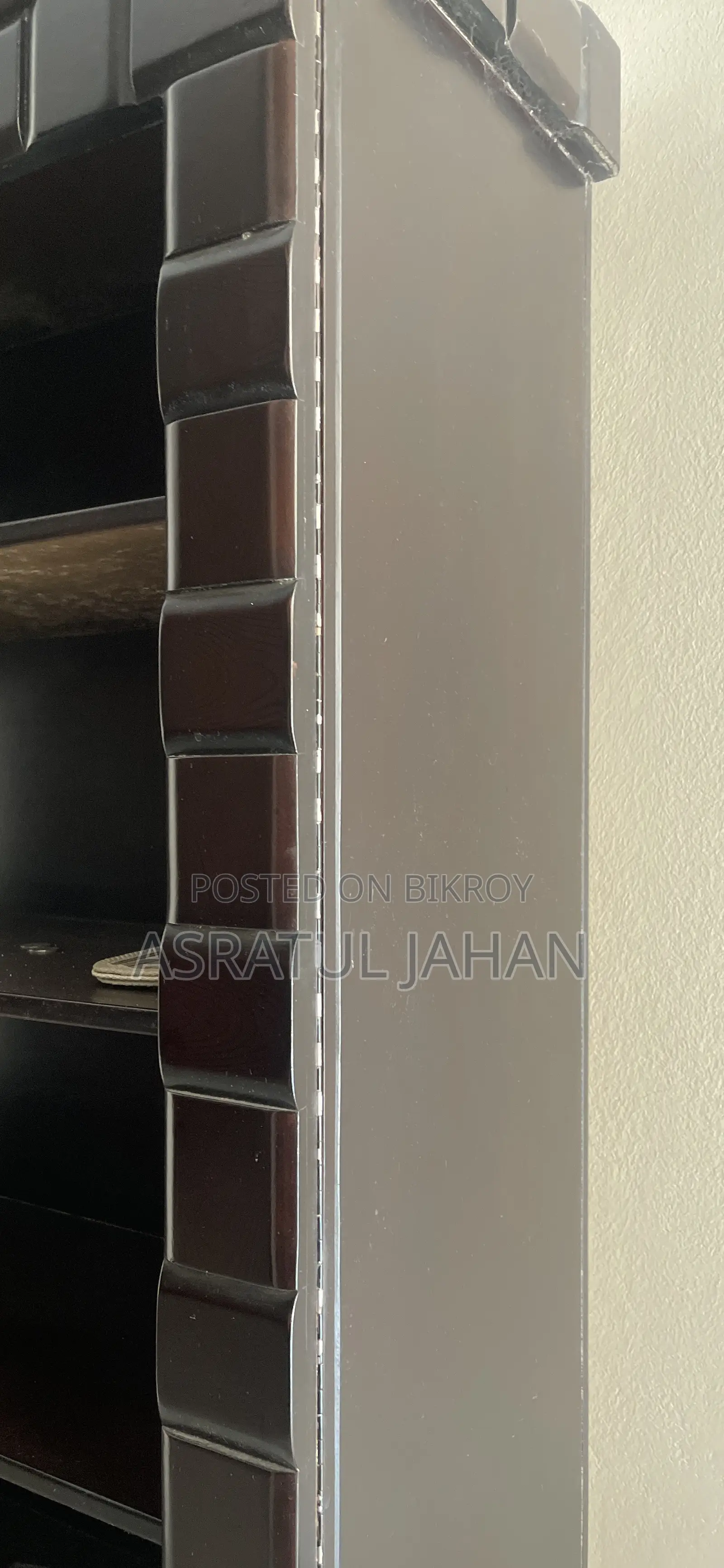 Good quality wooden showcase