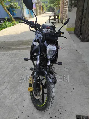 সুজুকি জিক্সার ২০২৫ কালো