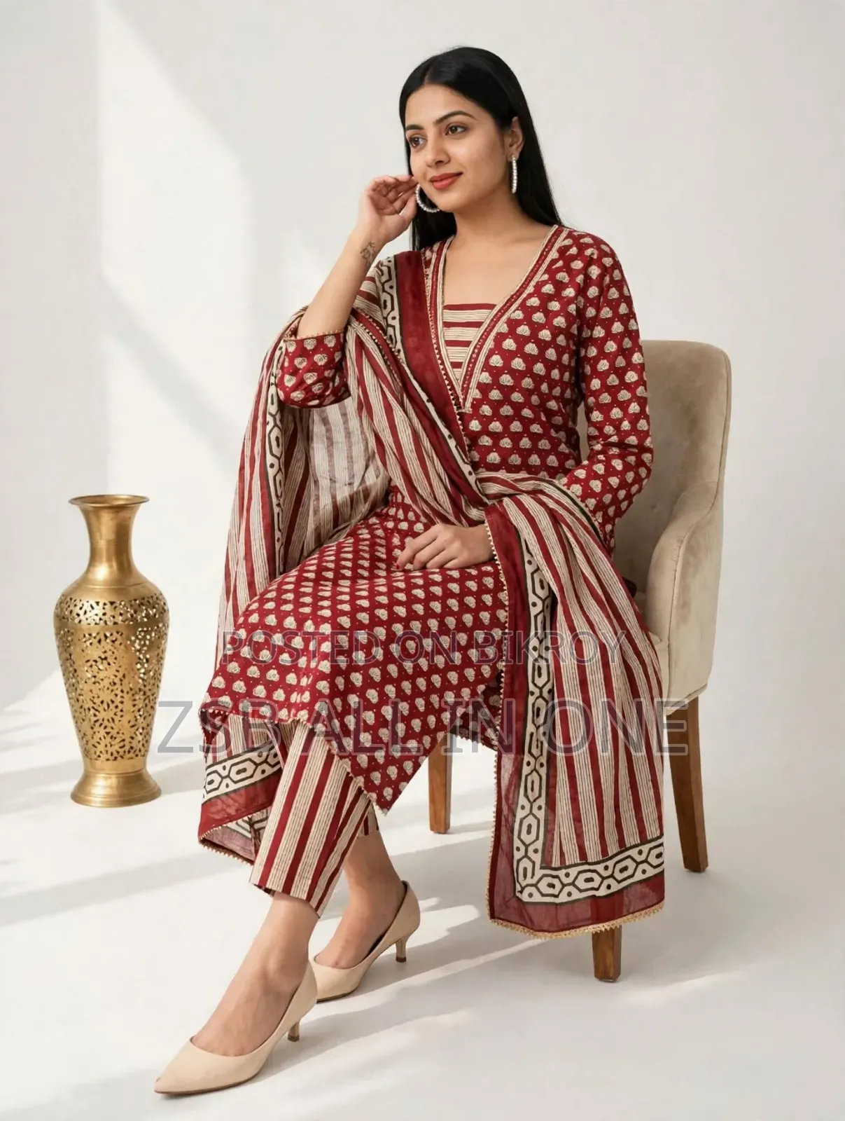 Attractive Pakistani Design Screen Print Three-Piece Collection!