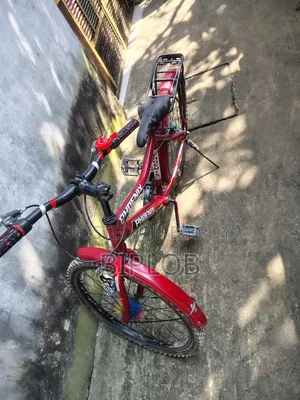 লাল Phoenix বাইসাইকেল (বাচ্চাদের জন্য )