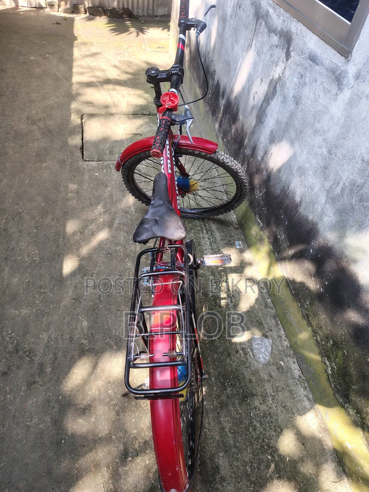 লাল Phoenix বাইসাইকেল (বাচ্চাদের জন্য )