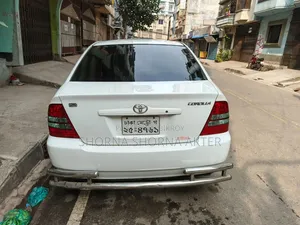 টয়োটা করোল্লা ২০০৩ সাদা
