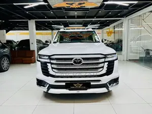 New Toyota Land Cruiser LC300 2025 White