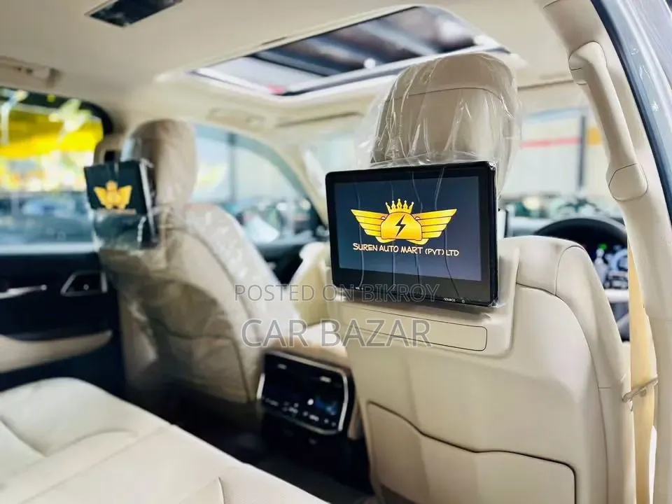নতুন টয়োটা ল্যান্ড ক্রুজার এলসি ৩০০ ২০২৫ সাদা