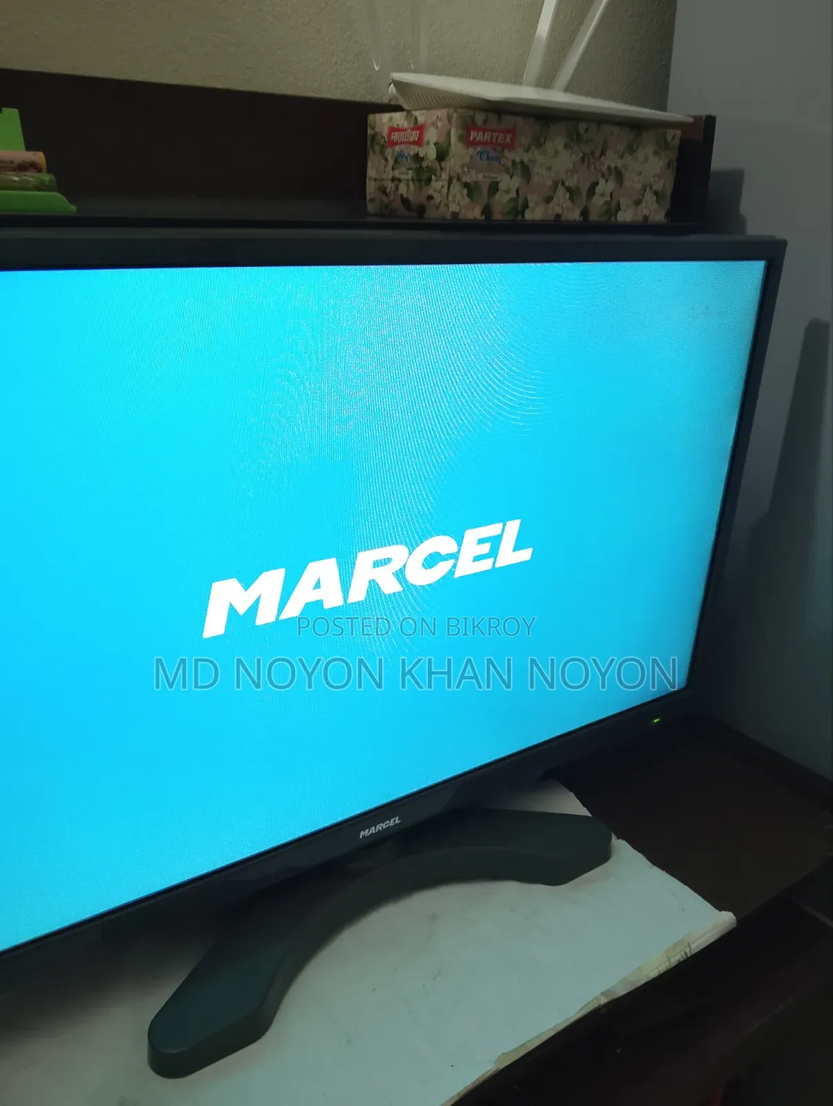 Marcel Smart TV 32, with Vision Box