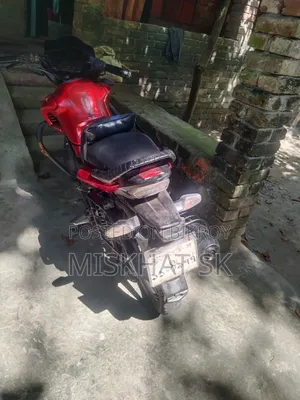 হিরো হাংক ২০১৬ লাল