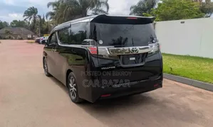 টয়োটা ভেলফায়ার হাইব্রিড এক্সিকিউটিভ লাউঞ্জ ২০১৭ কালো