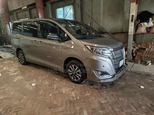 Toyota Esquire 1.8 Front-Wheel Drive Hybrid (7 Seater) 2017 Brown