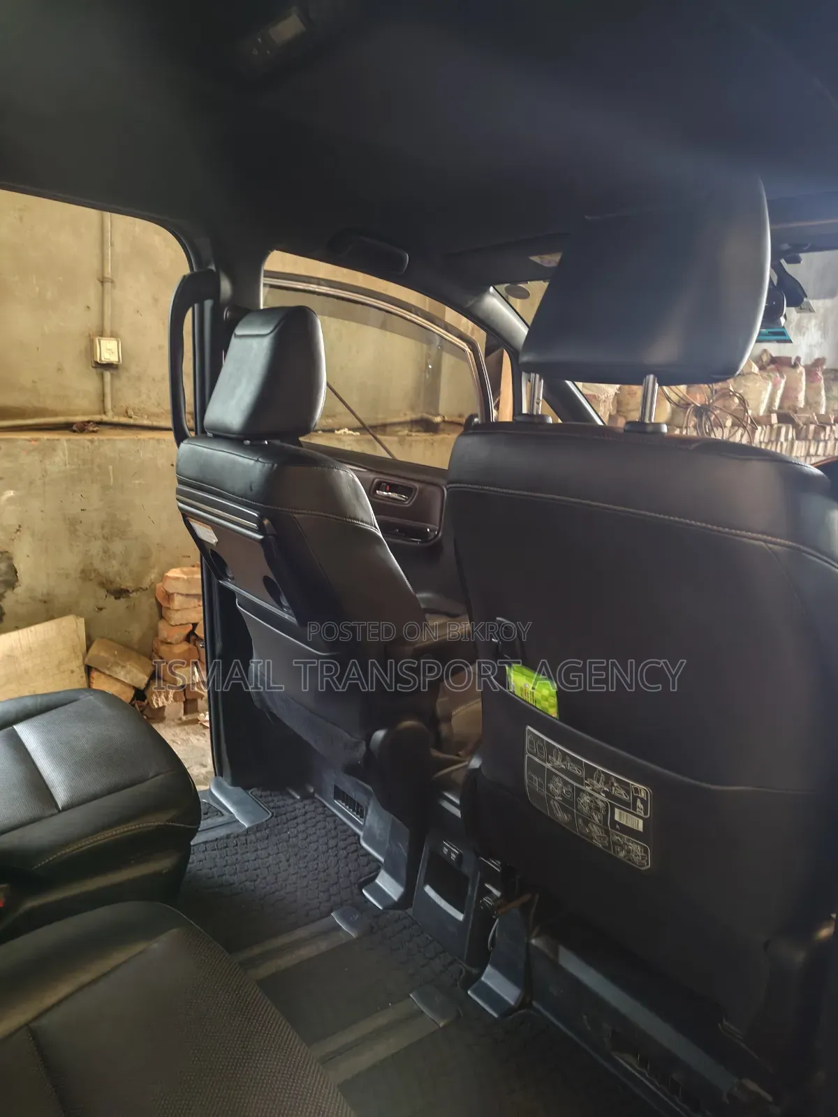 Toyota Esquire 1.8 Front-Wheel Drive Hybrid (7 Seater) 2017 Brown