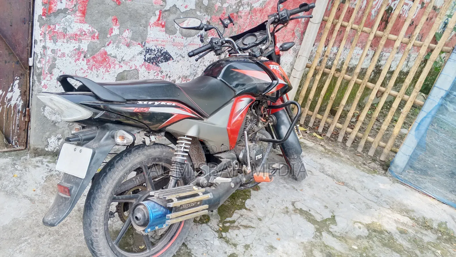 টিভিএস স্ট্রাইকার ১২৫ ২০২৩ লাল