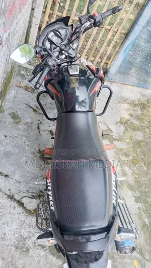 টিভিএস স্ট্রাইকার ১২৫ ২০২৩ লাল