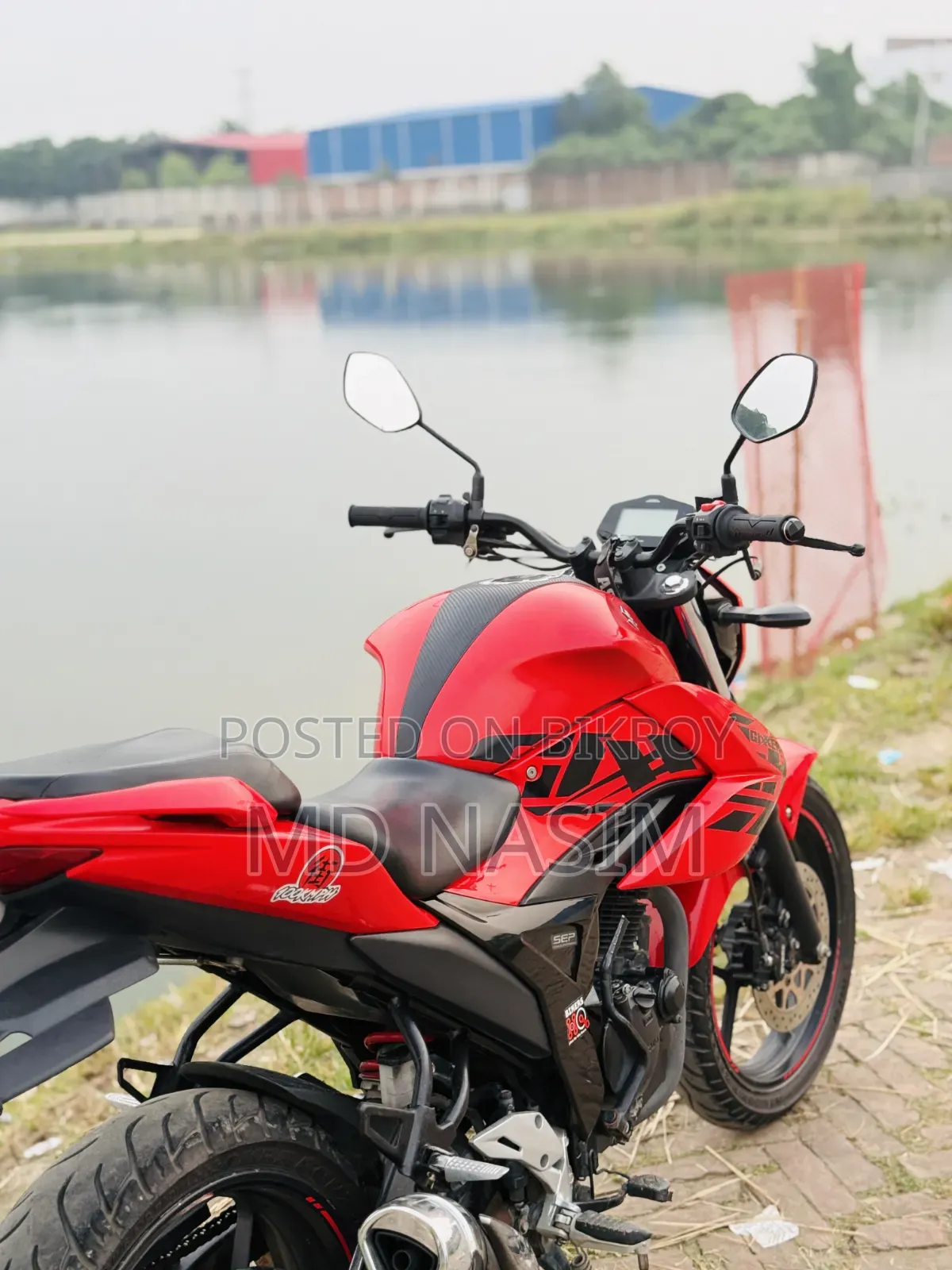 সুজুকি জিক্সার ২০২২ লাল