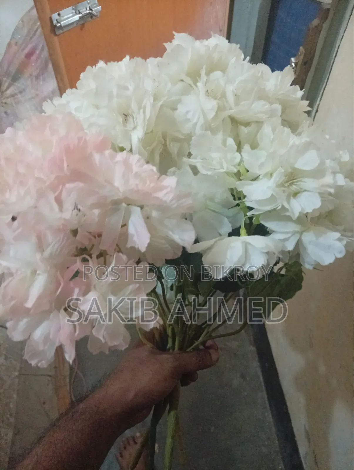 প্লাস্টিক ফুল বিক্রি করবো