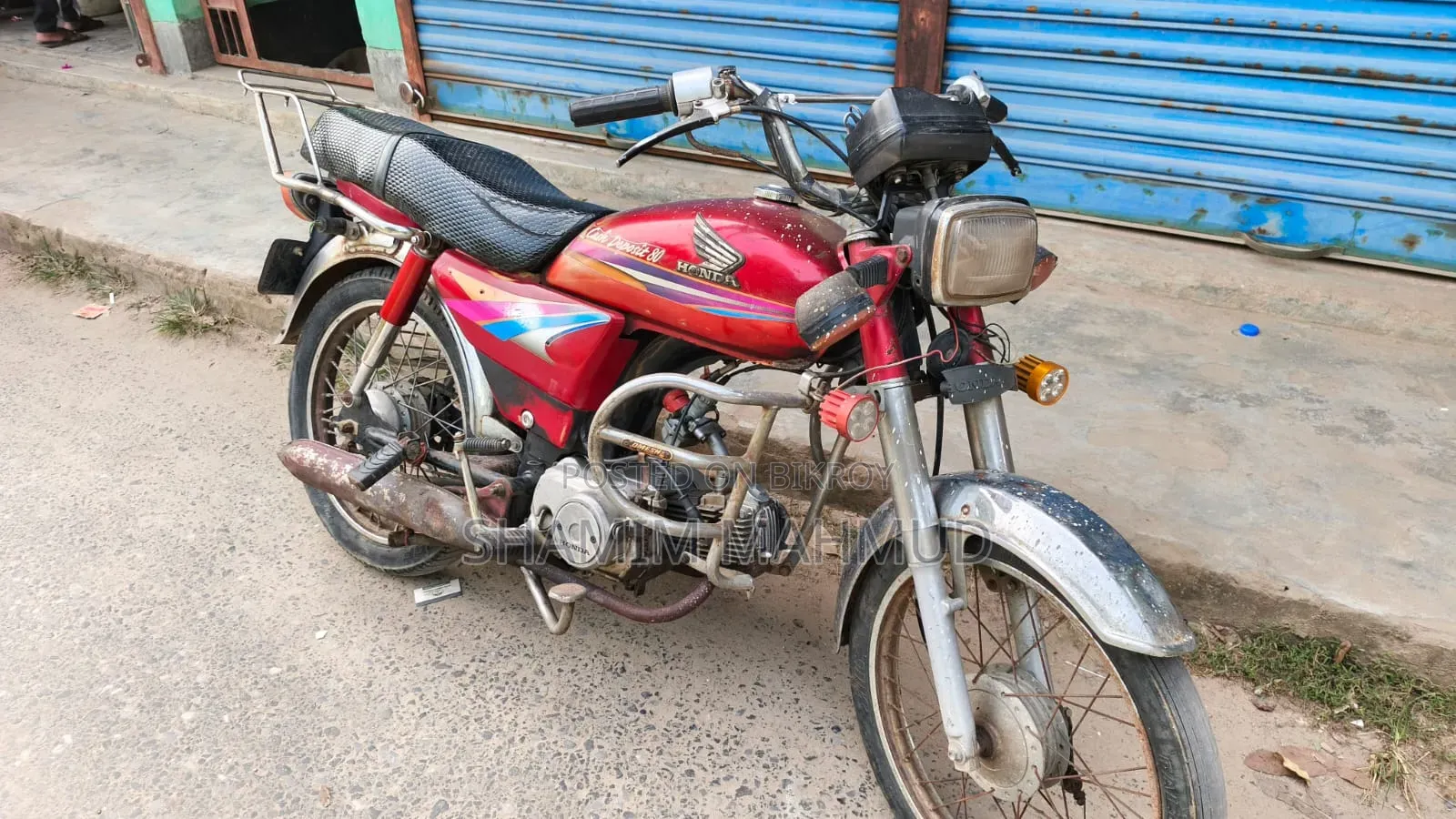 হোন্ডা ২০০৯ লাল