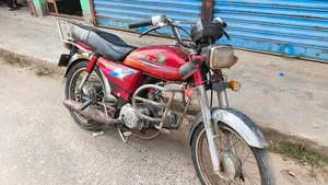 হোন্ডা ২০০৯ লাল