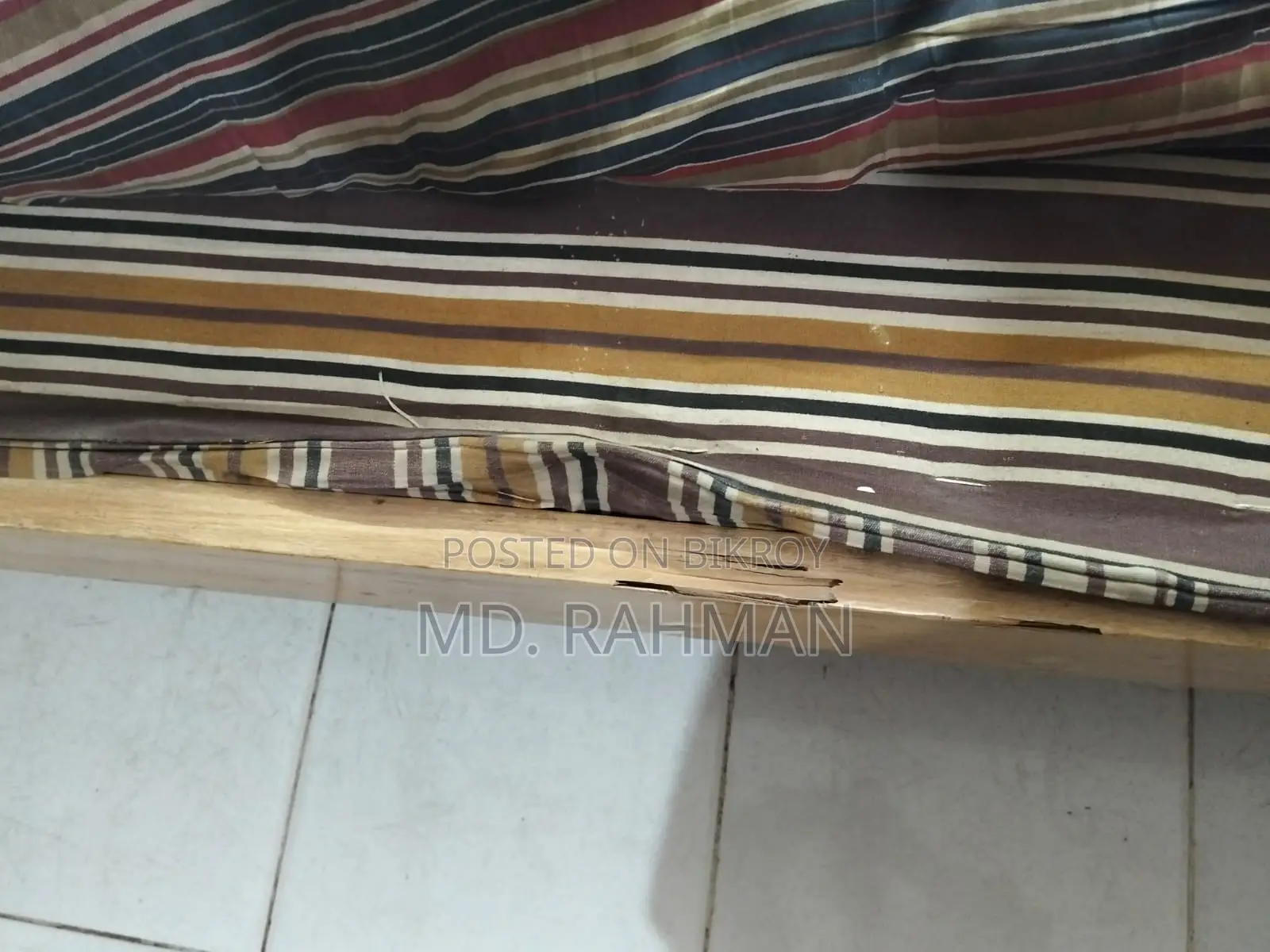 কাঠের খাট বিক্রি হবে ৬ ফিট বাই ৭ ফিট