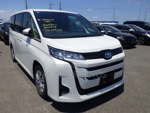 Toyota Noah 2022 Pearl